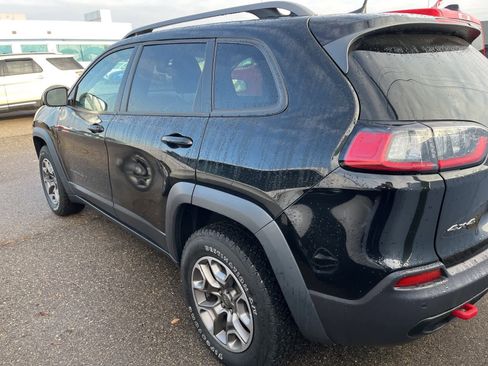 Used 2020 Jeep Cherokee Trailhawk w/ Cold Weather Group image 11