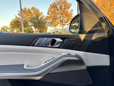 New 2026 BMW X7 xDrive40i w/ Executive Package image 23