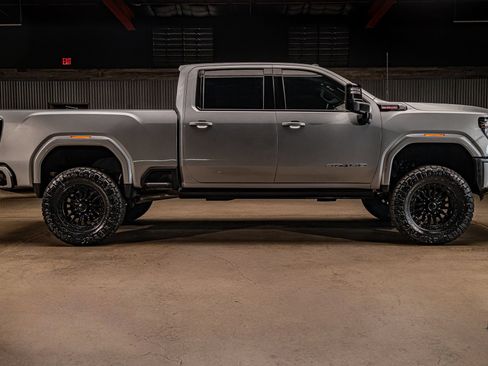 Used 2026 GMC Sierra 2500 AT4 w/ AT4 Premium Plus Package AWD/4WD image 11