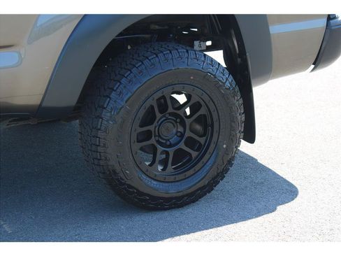 Used 2011 Toyota Tacoma 4x4 Regular Cab image 6