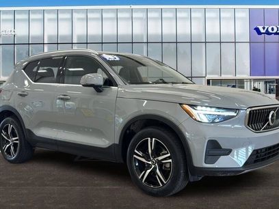 Used 2025 Volvo XC40 B5 Core