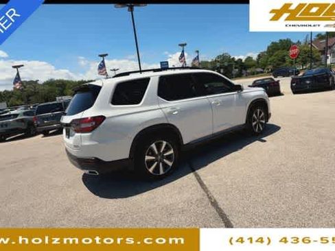 Used 2025 Honda Pilot Touring image 8
