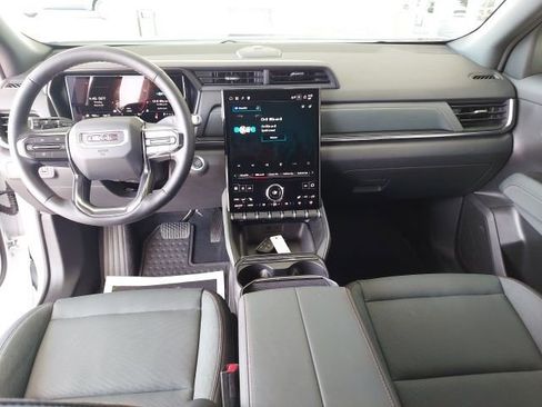 Used 2026 GMC Terrain AT4 w/ LPO, Black Badging Package AWD/4WD image 20