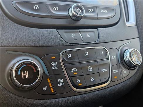 Used 2023 Chevrolet Malibu LT image 12