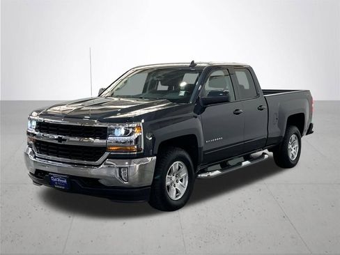 Used 2018 Chevrolet Silverado 1500 LT w/ All Star Edition image 2