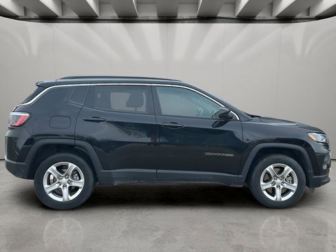 Used 2024 Jeep Compass Latitude image 6