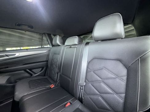 Certified 2024 Volkswagen Atlas Cross Sport SE FWD image 22