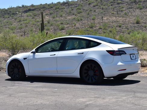 Used 2023 Tesla Model 3 Performance image 5