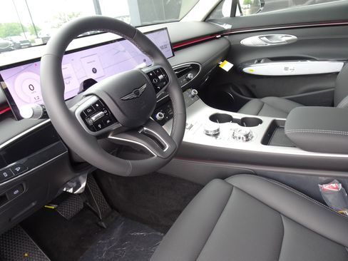 New 2026 Genesis GV70 2.5T Select image 10