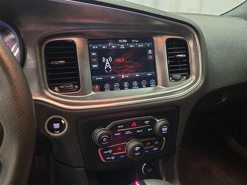 Used 2017 Dodge Charger R/T image 19