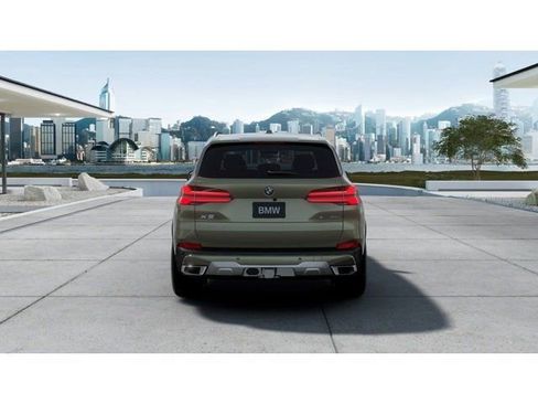 New 2026 BMW X5 xDrive50e w/ Climate Comfort Package AWD/4WD image 5