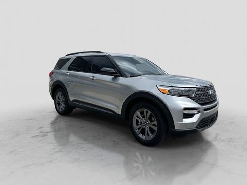 Certified 2024 Ford Explorer XLT w/ Equipment Group 202A AWD/4WD image 10