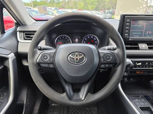 Used 2021 Toyota RAV4 LE FWD image 15