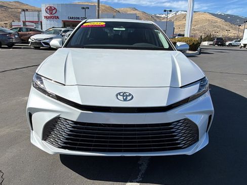 Used 2025 Toyota Camry XLE image 8