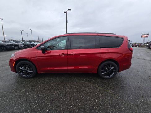 New 2026 Chrysler Pacifica Select w/ S Appearance Package image 6
