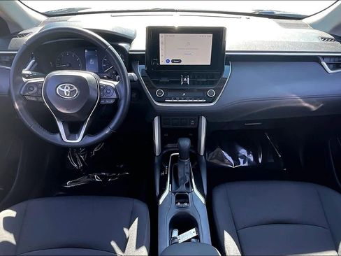 Used 2024 Toyota Corolla Cross LE w/ Moonroof Package image 16