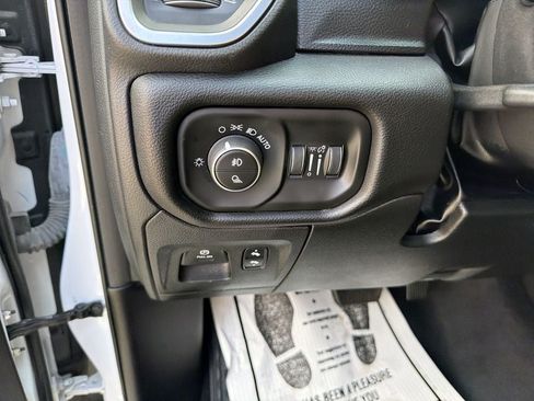 Used 2025 RAM 1500 Big Horn AWD/4WD image 17
