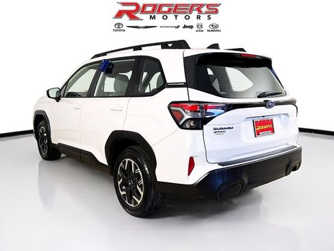 Certified 2025 Subaru Forester AWD/4WD image 6