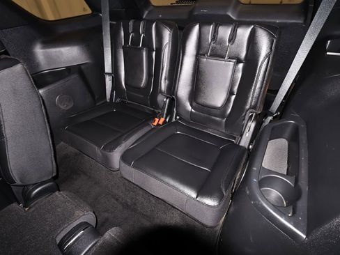 Certified 2017 Ford Explorer XLT w/ Equipment Group 202A image 18