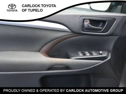 Used 2019 Toyota Highlander LE FWD image 25