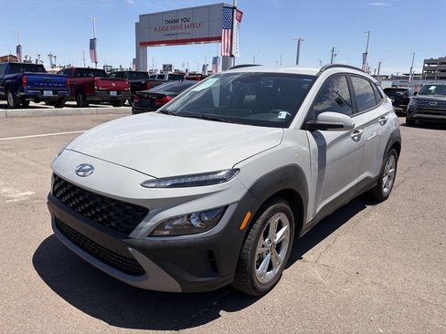Used 2023 Hyundai Kona SEL w/ Cargo Package FWD image 3