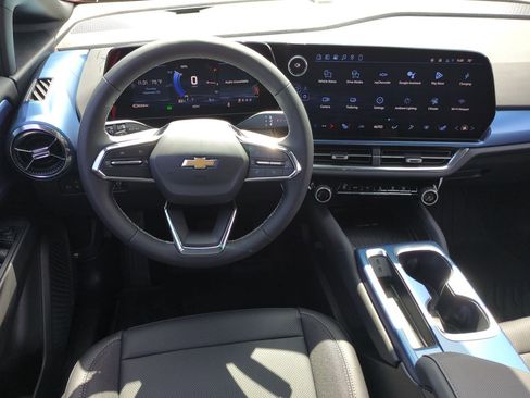 New 2026 Chevrolet Equinox EV LT image 20