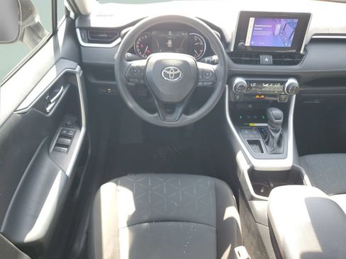 Used 2025 Toyota RAV4 XLE FWD image 12