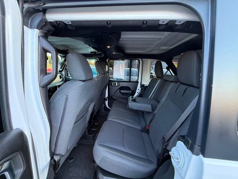 Used 2024 Jeep Wrangler Unlimited w/ Convenience Group image 24