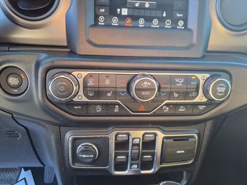 Certified 2020 Jeep Gladiator Sport w/ Quick Order Package 24S image 17