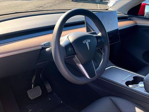 Used 2023 Tesla Model Y Long Range image 13