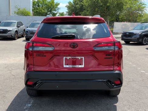 Used 2023 Toyota Corolla Cross XSE w/ Convenience Package AWD/4WD image 5