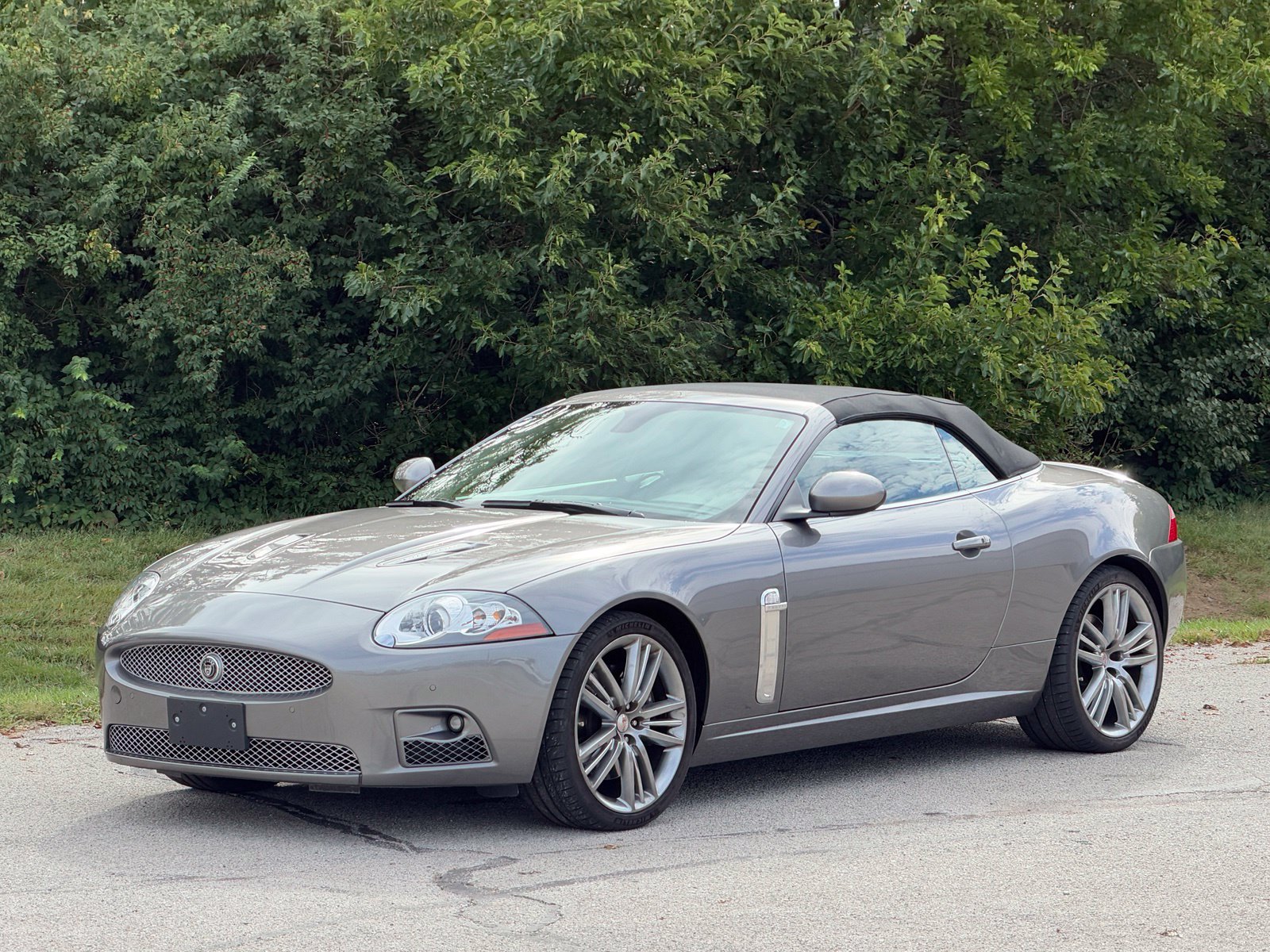 Used 2009 Jaguar XKR R RWD image 7