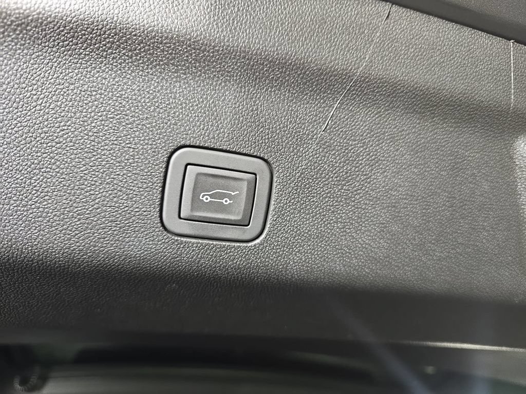 Used 2026 GMC Yukon XL Denali AWD/4WD image 31