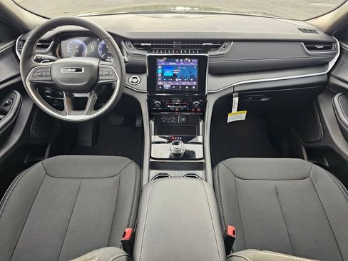 New 2025 Jeep Grand Cherokee Laredo X w/ Luxury Tech Group I image 9