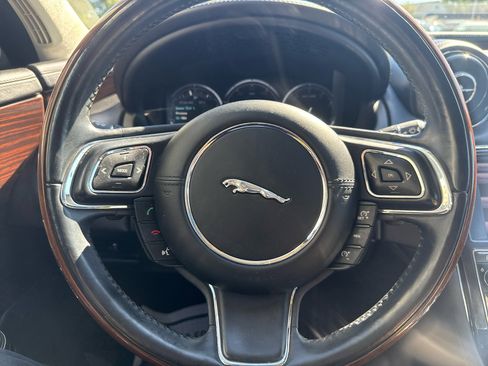 Used 2014 Jaguar XJ L Portfolio image 21