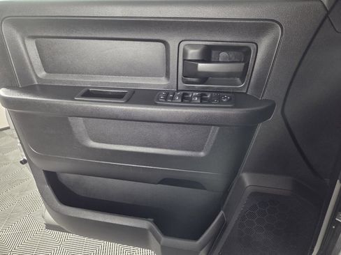 Used 2019 RAM 1500 Express RWD image 21