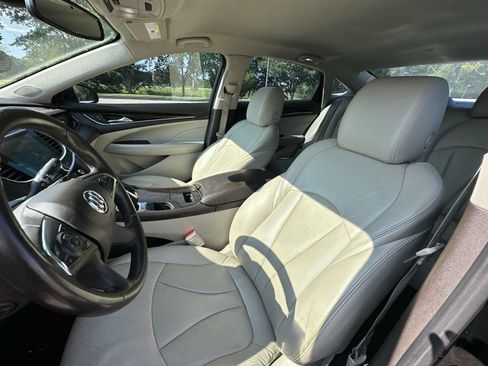 Used 2017 Buick LaCrosse Essence FWD image 10