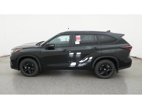 New 2025 Toyota Highlander XLE AWD/4WD image 3