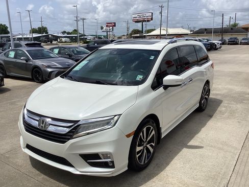 Used 2019 Honda Odyssey Elite image 3
