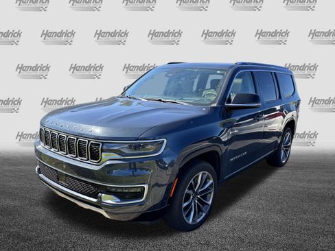 Used 2023 Jeep Wagoneer Series III w/ Premium Group I AWD/4WD image 6