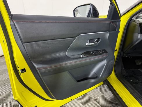 Certified 2025 Nissan Kicks SR image 46