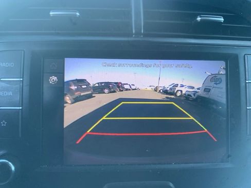 Used 2023 Kia Soul LX w/ LX Technology Package image 17