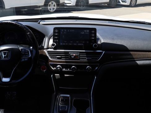 Used 2018 Honda Accord Touring image 32