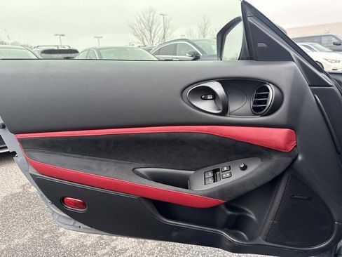 Used 2024 Nissan Z Performance w/ Floor Mat Package image 25