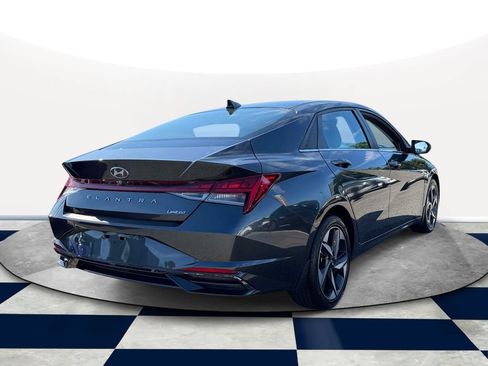 Used 2023 Hyundai Elantra Limited FWD image 4