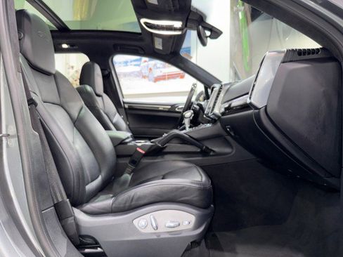 Used 2017 Porsche Cayenne GTS w/ Premium Package image 58