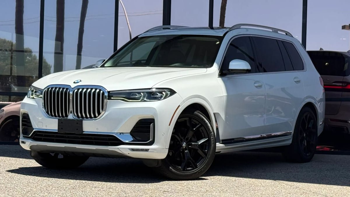 Used 2021 BMW X7 xDrive40i w/ Premium Package AWD/4WD image 2