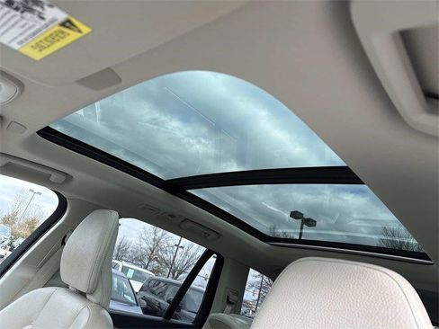 Used 2023 Volvo XC90 B6 Plus image 16