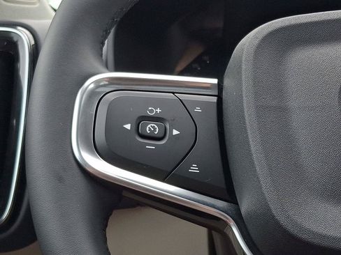 Certified 2024 Volvo XC40 B5 Plus w/ Climate Package AWD/4WD image 23