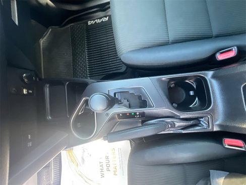 Used 2018 Toyota RAV4 LE image 20